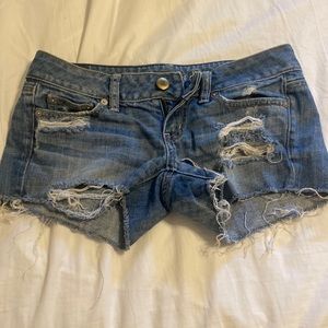 low waisted american eagle shorts